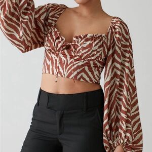 NWOT UO kiss the sky gather floral cropped top S